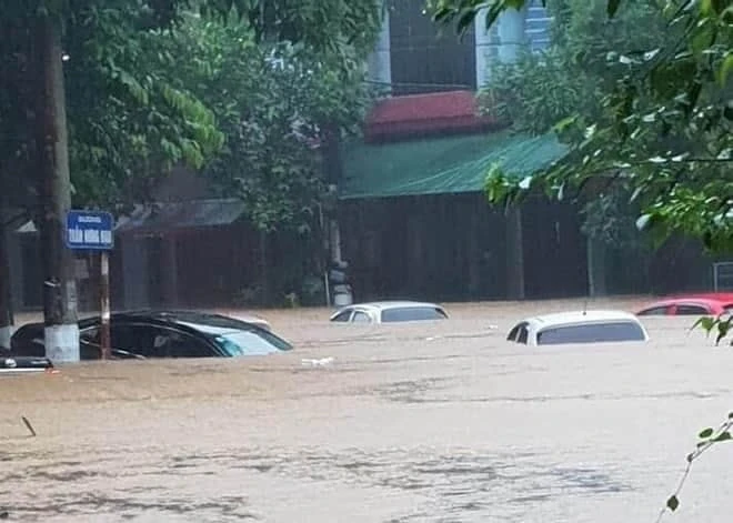 Cảnh ngập lụt ở Hà Giang. Ảnh: QUANG PHÚC