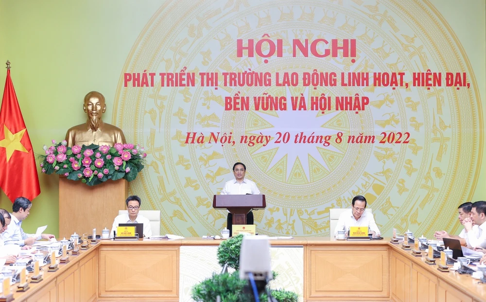 Thủ tướng Phạm Minh Chính chủ trì hội nghị “Phát triển thị trường lao động linh hoạt, hiện đại, bền vững và hội nhập”. Ảnh: VIẾT CHUNG