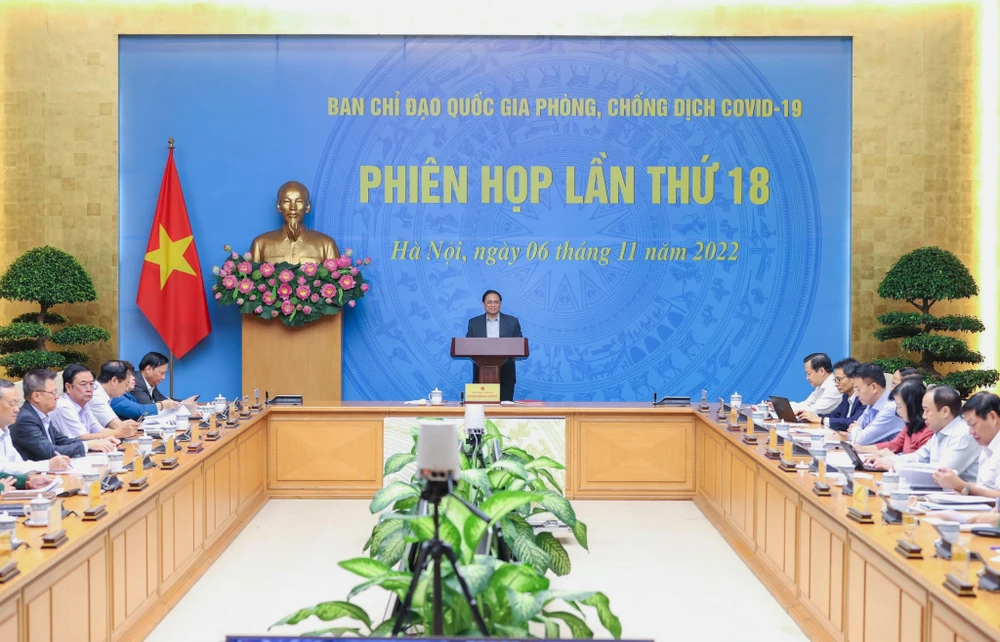 Thủ tướng Phạm Minh Chính chủ trì và phát biểu tại phiên họp thứ 18 của Ban Chỉ đạo quốc gia phòng, chống dịch Covid-19, sáng 6-11. Ảnh: VIẾT CHUNG
