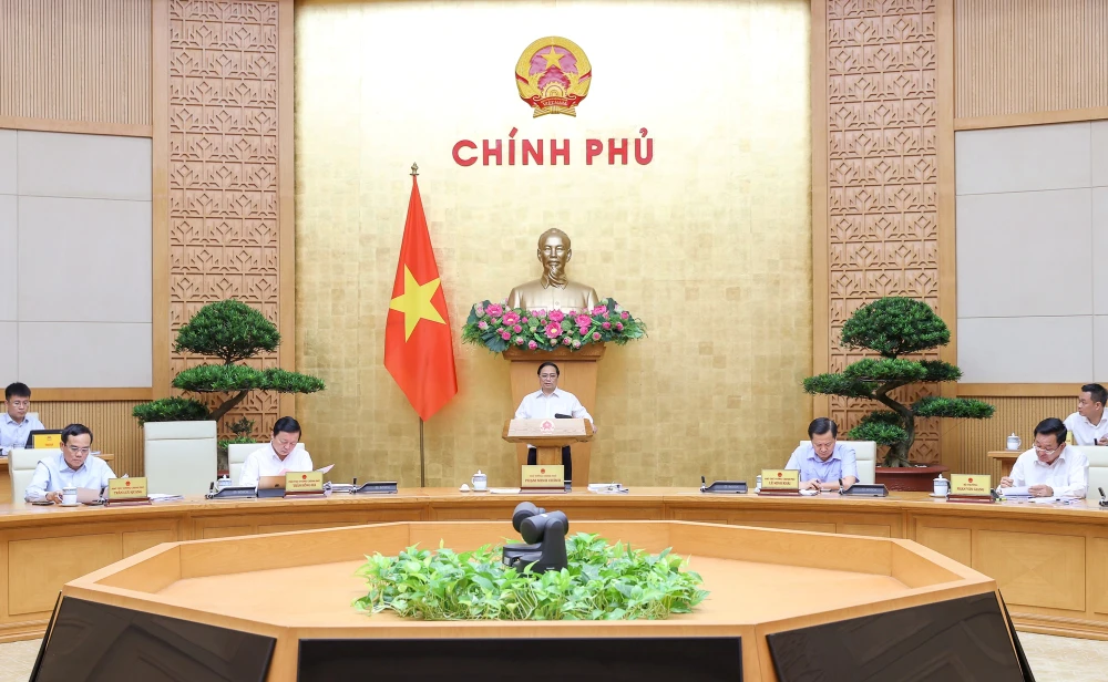 Thủ tướng Phạm Minh Chính chủ trì và phát biểu tại phiên họp Chính phủ chuyên đề về xây dựng pháp luật, sáng 29-6. Ảnh: VIẾT CHUNG