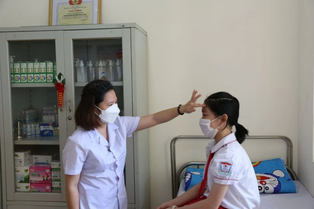 Bộ GD-ĐT đề nghị nhân viên y tế học đường thuộc nhóm vị trí việc làm chuyên môn dùng chung trong các cơ sở giáo dục