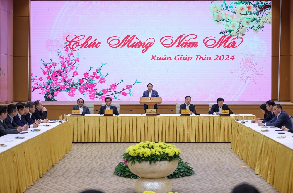 Thủ tướng Phạm Minh Chính và các Phó Thủ tướng dự cuộc gặp mặt đầu năm mới với cán bộ, công chức, viên chức, người lao động Văn phòng Chính phủ
