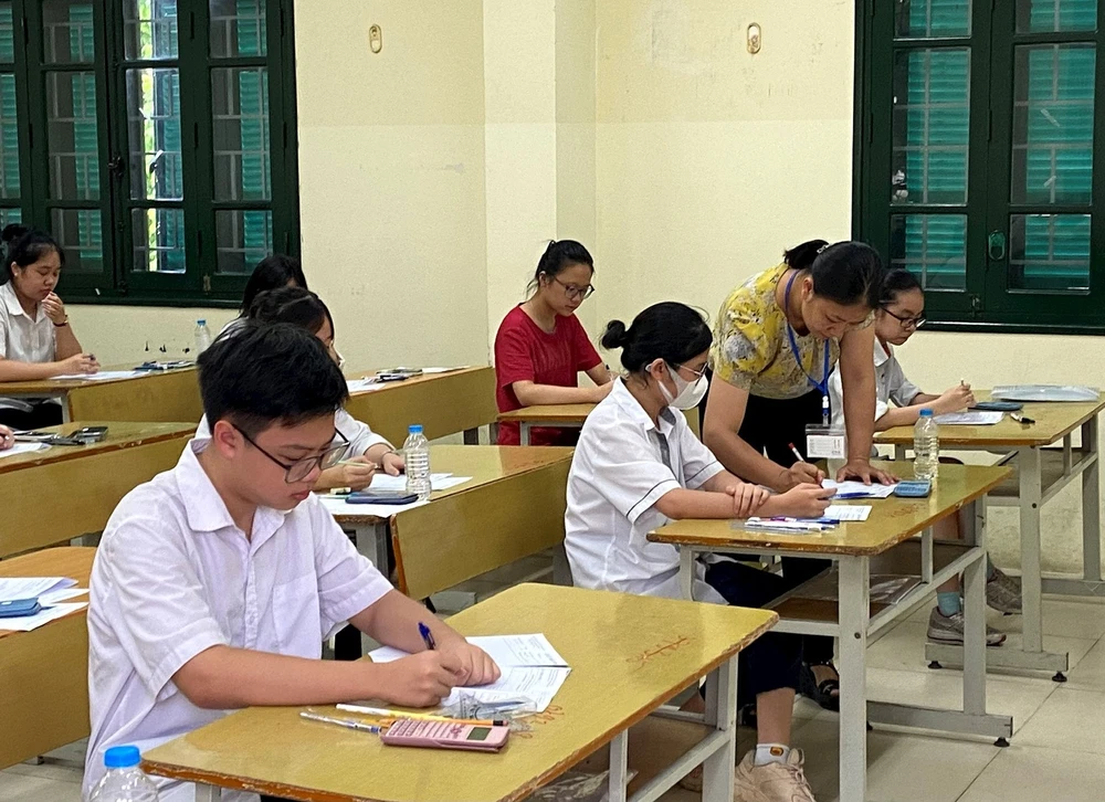 Kỳ thi tuyển sinh vào lớp 10 THPT công lập tại Hà Nội năm học 2024-2025 sẽ diễn ra trong các ngày 8 và 9-6 với sự tham dự của hơn 109.000 thí sinh