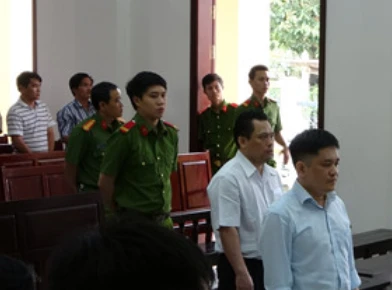 15 năm tù cho nguyên giám đốc Quỹ tín dụng nhân dân Quảng Tiến