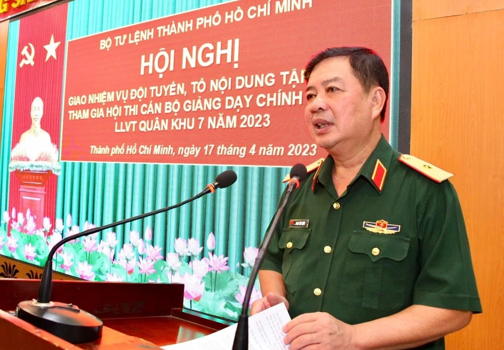 Thiếu tướng Phan Văn Xựng phát biểu chỉ đạo hội nghị