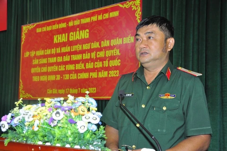 Thiếu tướng Lê Xuân Thế dự, chỉ đạo lớp tập huấn