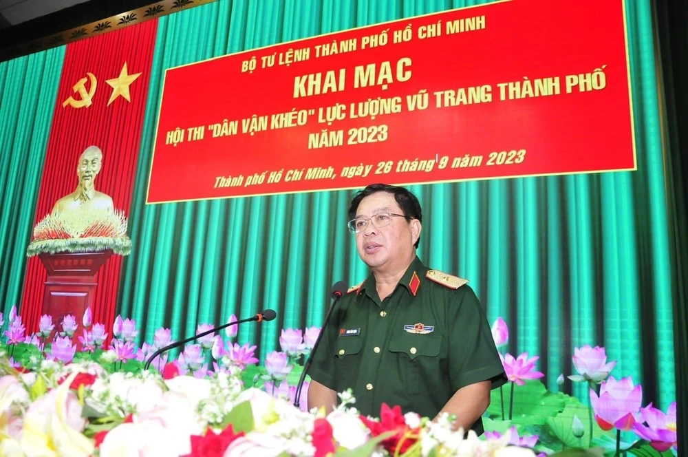 Thiếu tướng Phan Văn Xựng phát biểu tại lễ khai mạc hội thi.
