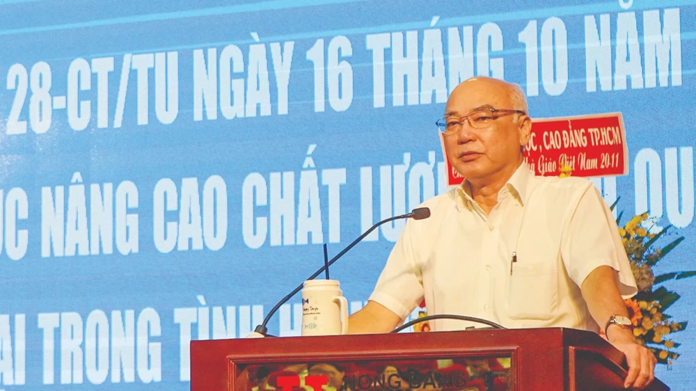 Trưởng Ban Tuyên giáo Thành ủy TPHCM Phan Nguyễn Như Khuê báo cáo tại hội nghị