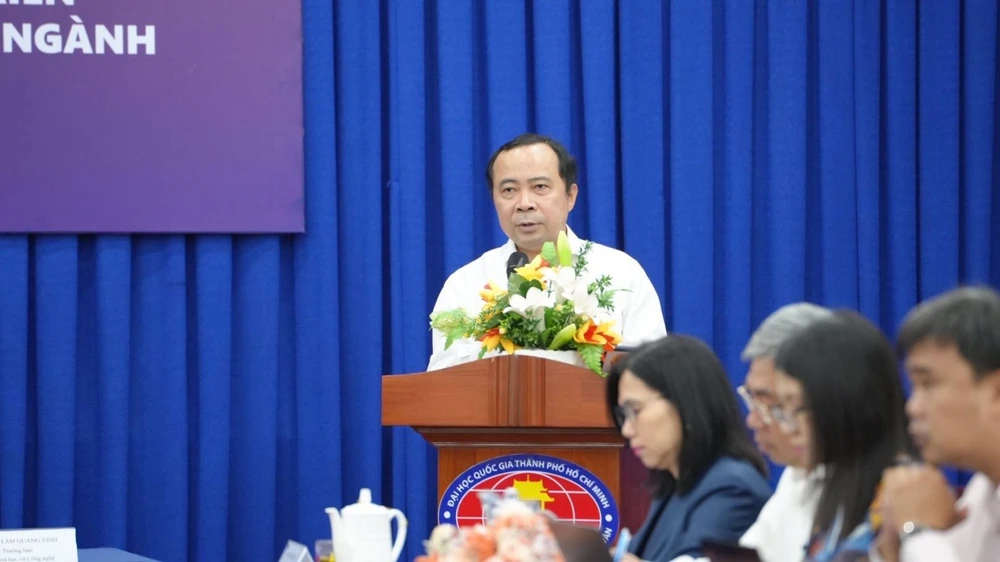 PGS-TS Vũ Hải Quân, Giám đốc ĐHQG TPHCM phát biểu tại tọa đàm