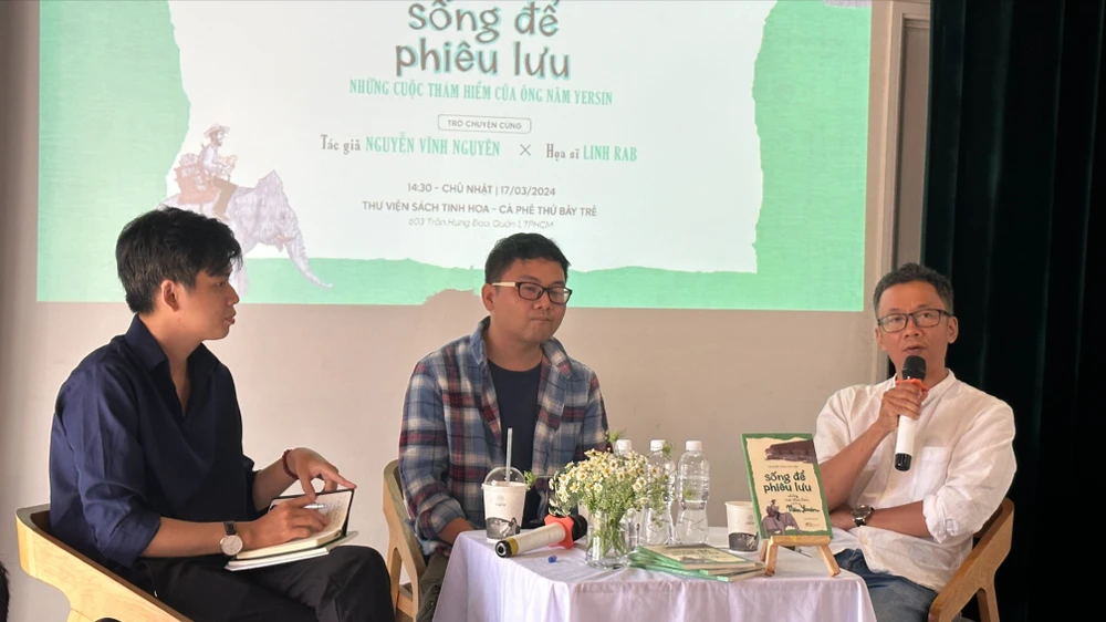 Nhà văn Nguyễn Vĩnh Nguyên, họa sĩ Linh Rab và nhà văn Huỳnh Trọng Khang (từ phải qua)