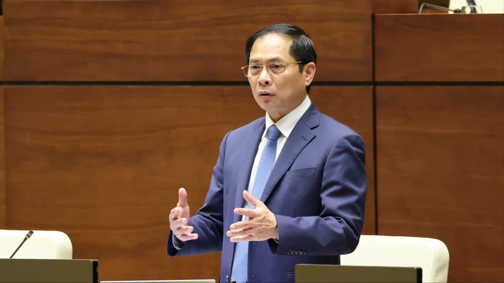 Bộ trưởng Bộ Ngoại giao Bùi Thanh Sơn cam kết triển khai nghiêm túc các biện pháp kiểm soát việc kê khai tài sản, thu nhập của cán bộ ngành ngoại giao. Ảnh: QUANG PHÚC