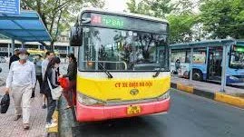 Khách đi xe buýt ở Hà Nội được dùng thẻ ảo 