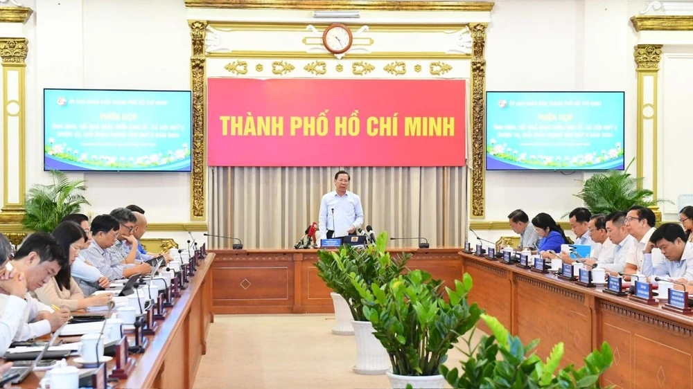 Quang cảnh phiên họp. Ảnh: VIỆT DŨNG