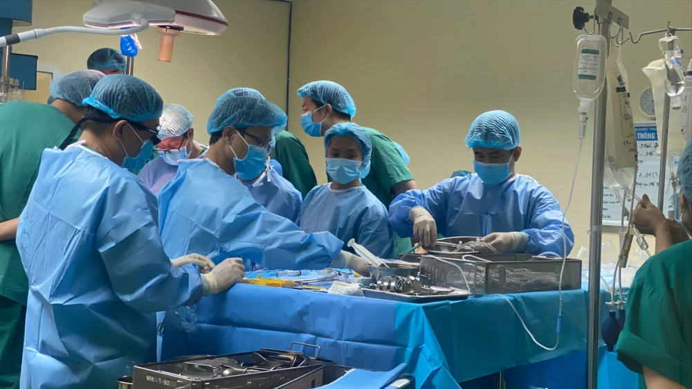 Ca lấy mô tạng từ người chết não hiến tạng lần đầu tiên được thực hiện tại Bệnh viện Việt Nam - Thụy Điển Uông Bí, Quảng Ninh