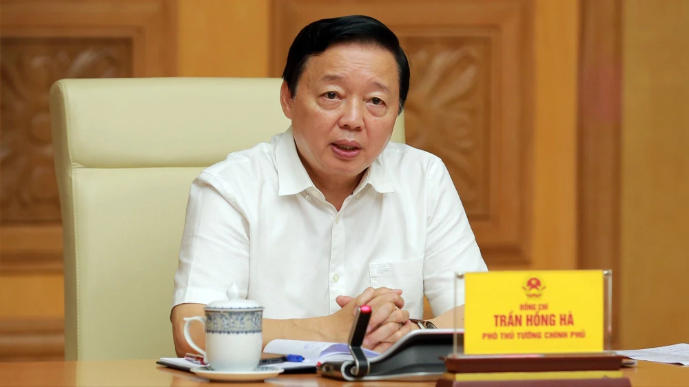 Phó Thủ tướng Trần Hồng Hà chủ trì cuộc họp trực tiếp kết hợp trực tuyến về dự thảo Nghị định Quản lý và phát triển nhà ở xã hội