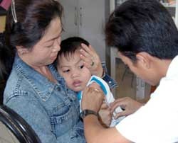 The best way to prevent mumps is vaccination (Photo: SGGP)