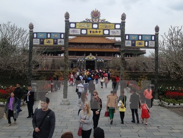 Tourists visit Hue Citadel (Source: VNA)