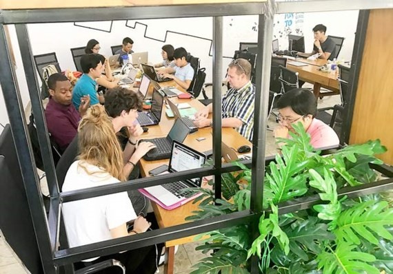 Startup businesspersons are working in Saigon Innovation Hub (Photo: SGGP)