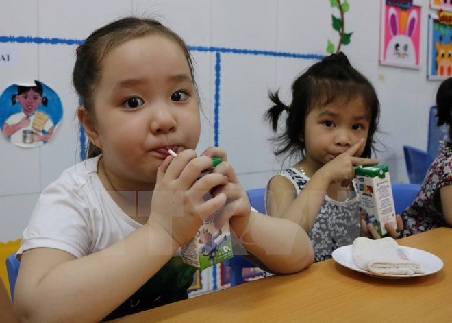 Inspectors will pay visits to importer -exporters and shops selling nutritional supplements for kids in Hanoi (photo: VNA)