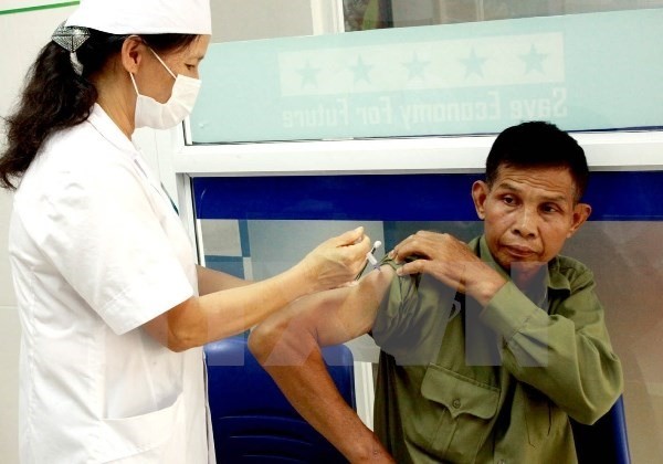 A man gets a rabies vaccine at the HCM City Preventive Medicine Centre (Photo: VNA)
