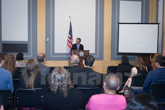 Ambassador Pham Quang Vinh at the film screening event. “Chau, beyond the lines”, a 35-minute documentary about Vietnamese AO victim was on screen at the US Senate headquarters on June 28. (Photo: VNA)