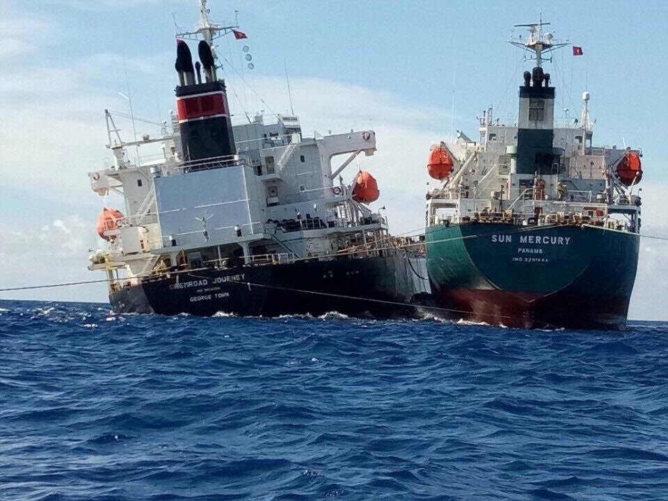 The Caymanian ship and the Panamanian oil tanker (Photo: SGGP)