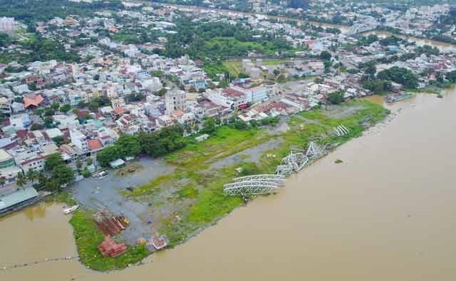 Part of the strip of the 100m artificial peninsula set to be built to accommodate a new urban area in Dong Nai, Bien Hoa City ( Photo: danviet.vn)