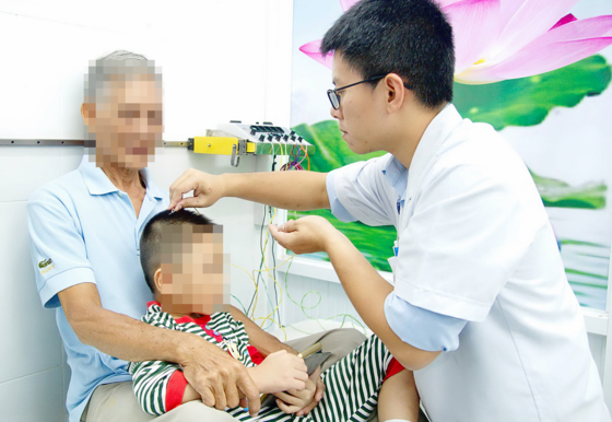 Acupuncture treatment of autistic children by ITM in HCMC