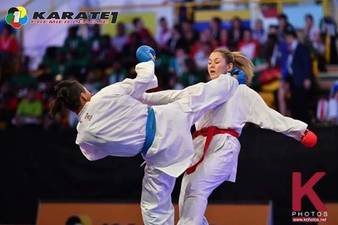 Nguyen Thi Ngoan (left) competes at the Karate 1-Premier League in Dubai in April. (Photo wkf.net)