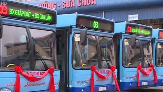 Hanoi pilots low-floor buses for disabled people