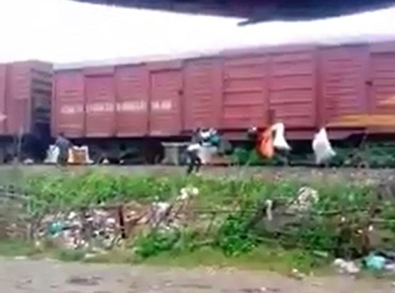 VIDEO:One receives fine of $132 for sending garbage to HCMC on train