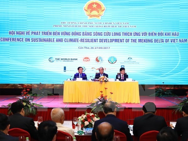The first conference on sustainable and climate-resilient development of the Mekong Delta was held in Can Tho city on September 26-27 with the presence of Prime Minister Nguyen Xuan Phuc (Photo VNA)