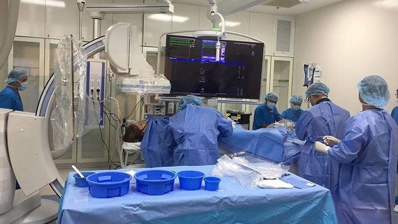 Vietnamese doctors apply DSA for coronary artery treatment