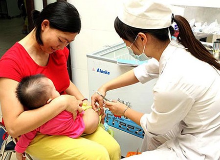 The Ministry of Health suggests that babies should be vaccinated as scheduled to prevent diseases