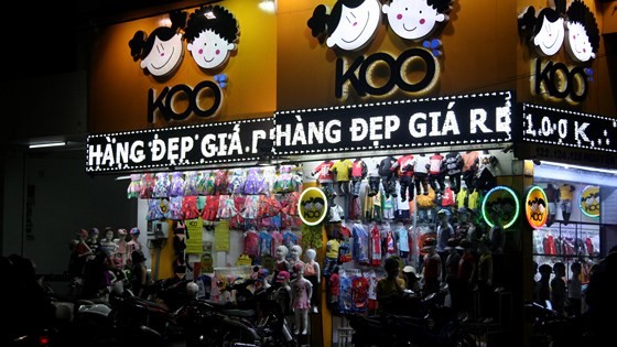 One shop in fashion Nguyen Trai street (Photo: SGGP)