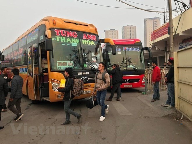 Hanoi’s Department of Transport has planned to switch four major bus stations in the inner city into car parks and inner-city bus interchanges by 2020 (Photo: VNA)