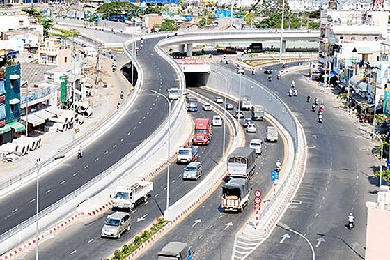 HCMC authorities seek capital investment for traffic infrastructure development ( Photo: SGGP)