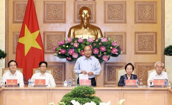 Prime Minister Nguyen Xuan Phuc chairs a meeting of the National Committee for Education Reforms and the National Council of Education and Human Resources Development from 2016 – 2020 on May 29. (Photo: VNA)