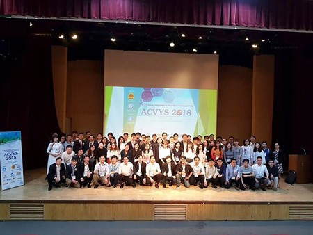 Scientific conference becomes playground for VN students in S. Korea