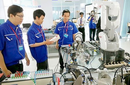 Technological contest in HCMC aiming at building smart city