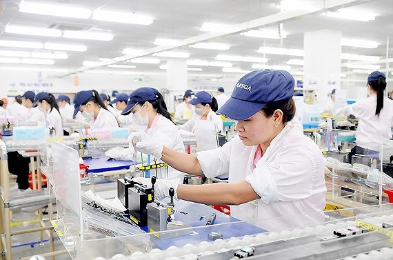 Foreign investors pour capital into 17 industries and fields; of these, the manufacturing and processing sector attracted most with a total registered capital of $9.63 billion -Photo: Cao Thang