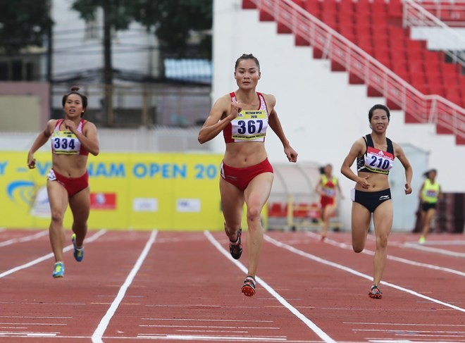 Quach Thi Lan finished first at the women’s 400m run with 52.85 seconds (Source: http://thethaohcm.vn)