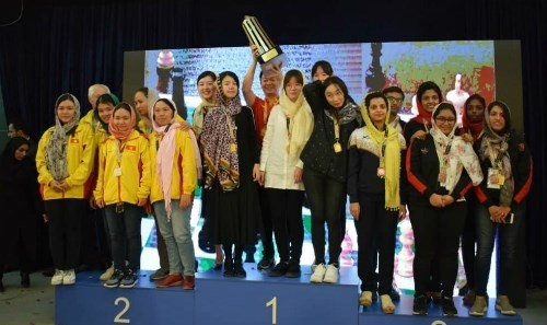 The Vietnamese women's team (left) on the podium of the 2018 Asian Nations Cup.(Source: nhandan.com.vn)