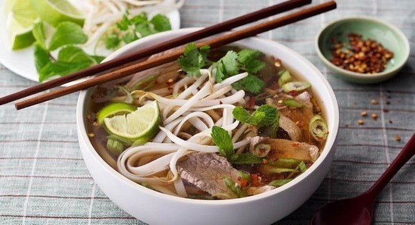 Pho on the Hau River and 500 other dishes were selected as one of the best dishes in Lonely Planet’s new book "Ultimate Eatlist: The World’s Top 500 Food Experiences...Ranked". (Photo: baoquangninh.vn)