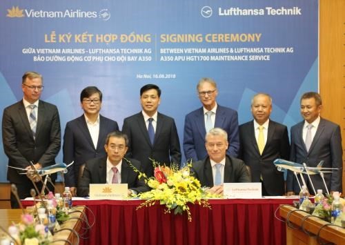 Germany-based Lufthansa Technik AG will provide maintenance services for the auxiliary power units (APUs) of Vietnam Airlines’ Airbus A350-900 fleet according to a contract signed on August 16. (Photo: Vietnam Airlines)