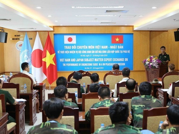 During the program that runs during August 20-24, Vietnamese and Japanese peacekeeping sappers will brief each other on their operations. (Source: VNA)