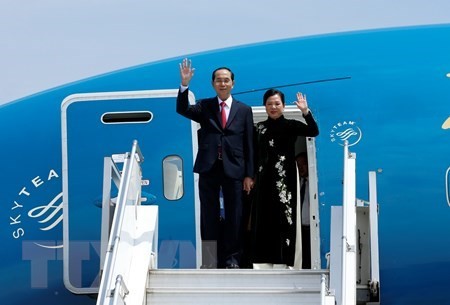 President Tran Dai Quang and his wife at Bole Airport in Addis Ababa of Ethiopia (Photo: VNA)