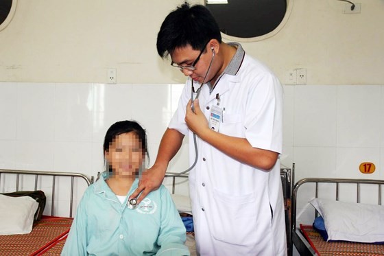 Vietnamese kid has Hematidrosis