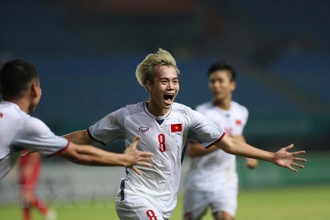 Van Toan scored the only goal, gaining the victory for Vietnam (Source: VNA)