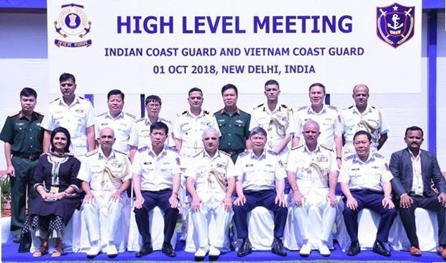 Vietnamese and Indian coast guards (Source: VNA)